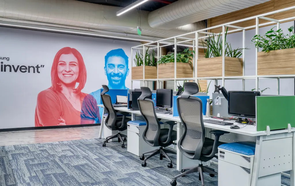 Hot Desking and Shared Spaces: Furniture Essentials