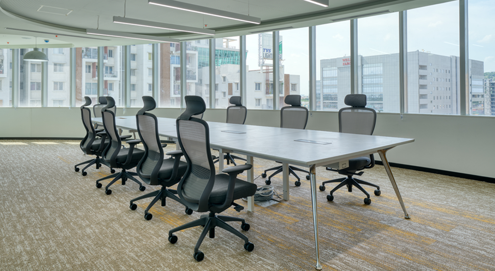 hüssh! Pod by Featherlite in a modern office space